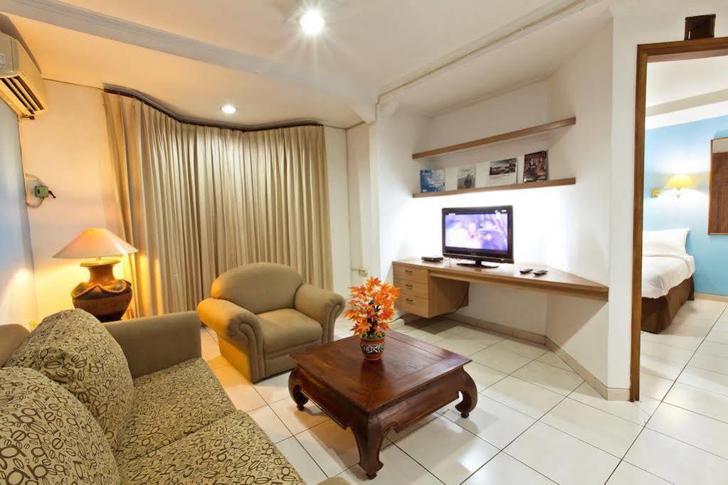 Maven Buncit Hotel Jakarta Exterior photo