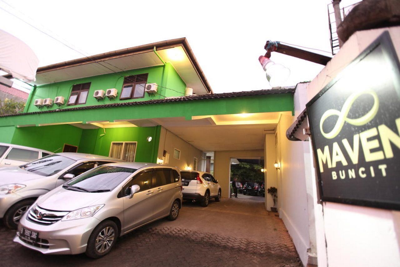 Maven Buncit Hotel Jakarta Exterior photo