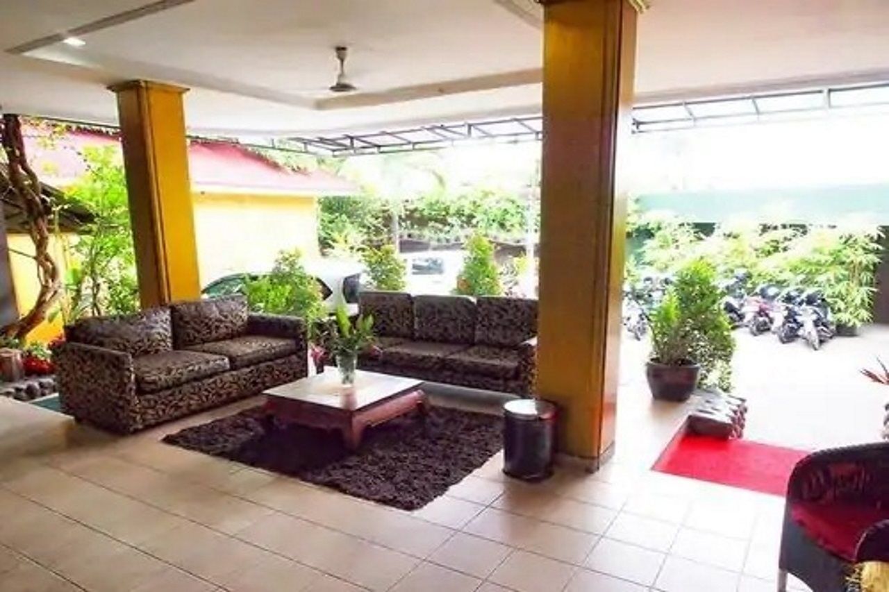 Maven Buncit Hotel Jakarta Exterior photo